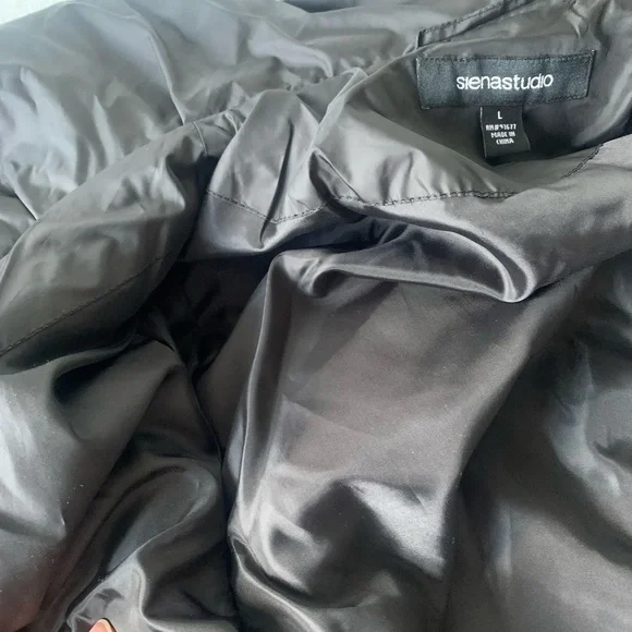 SIENA studio WOMENS Short Puffer Jacket NEW with tags Retail $200 # winter cold